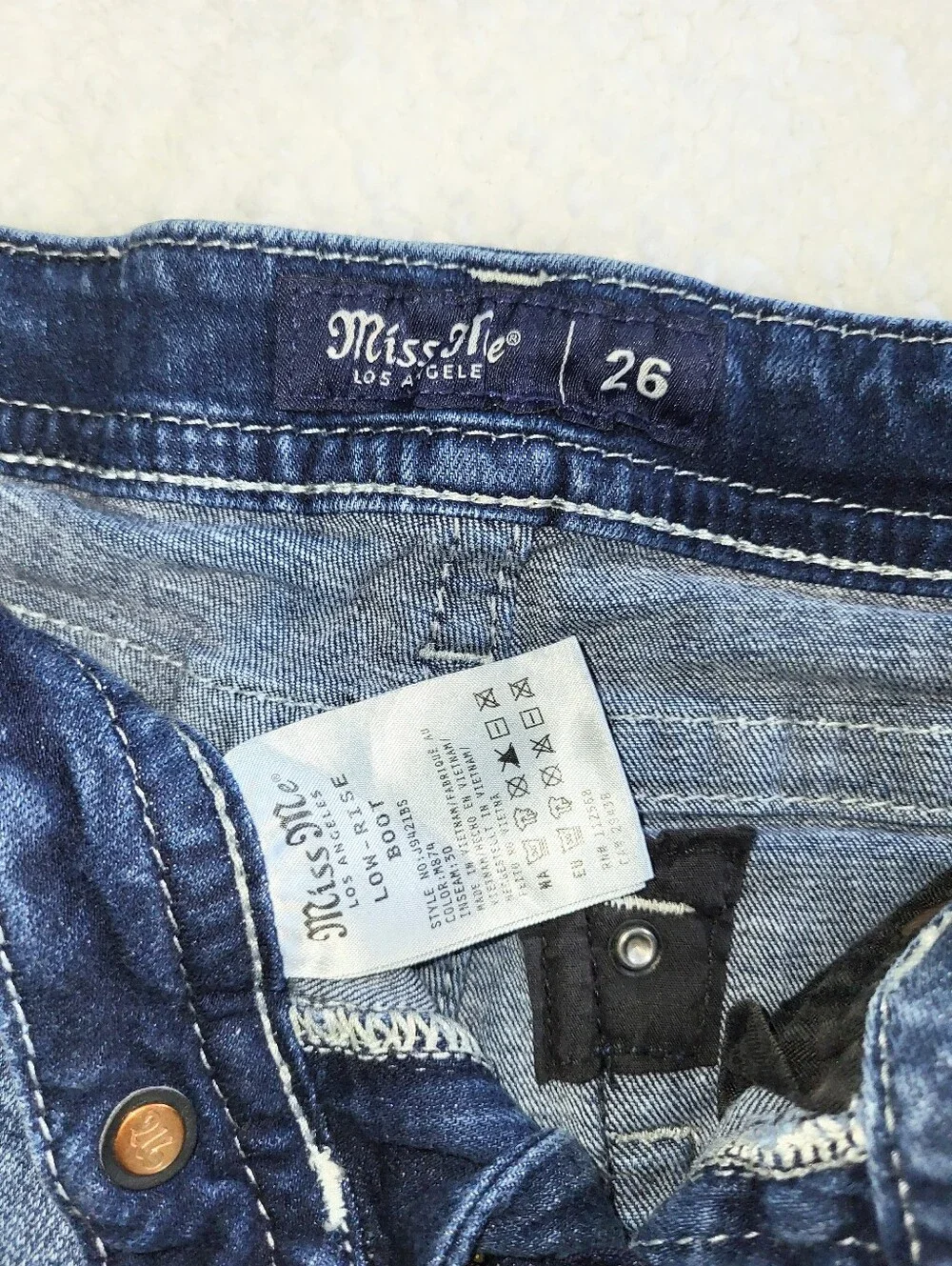 NWOT Miss Me Y2K Style Low Rise Boot Cut Selvedge Premium Denim Jeans Size 26 - Picture 9 of 16